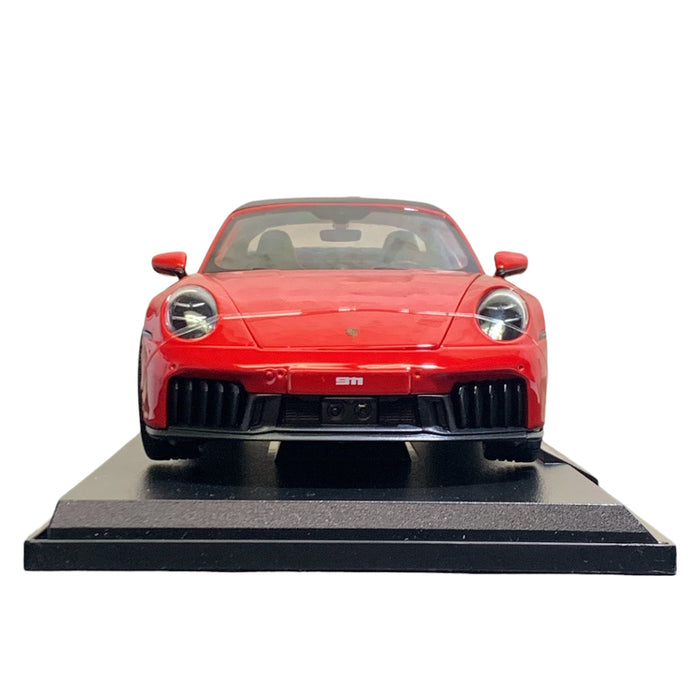 Maisto Special Edition 1/18 Scale Die Cast Metal Porche 911 Targa 4 GTS (992.2)