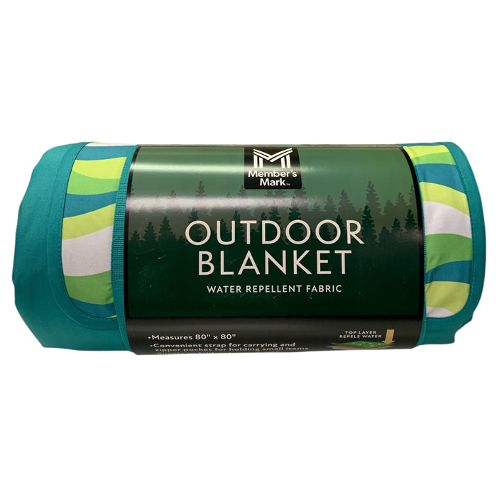 Member's Mark Water Resistant Outdoor Blanket with Zipper Pocket, 80"x80"
