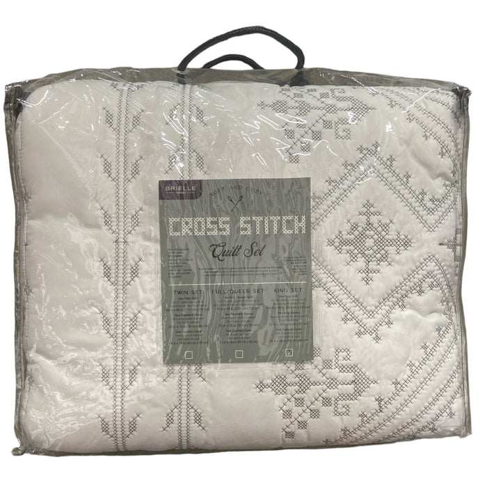 Brielle Home Cross Stitch Quilt Set with Shams Bright White with Silver, King