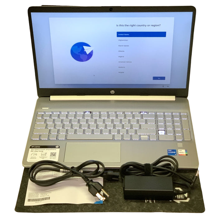 HP Laptop 15.6" Intel i5-1235U, 12GB RAM, 512GB SSD, Intel Iris Xe Graphics Card