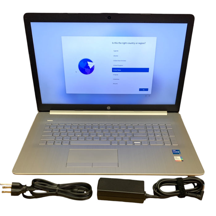 HP Laptop 17.3", Intel i5-1135G7, 8 GB RAM, 256 GB SSD, Intel Iris Xe Graphics