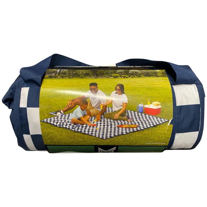 Member's Mark Water Resistant Outdoor Blanket with Zipper Pocket, 80"x80"