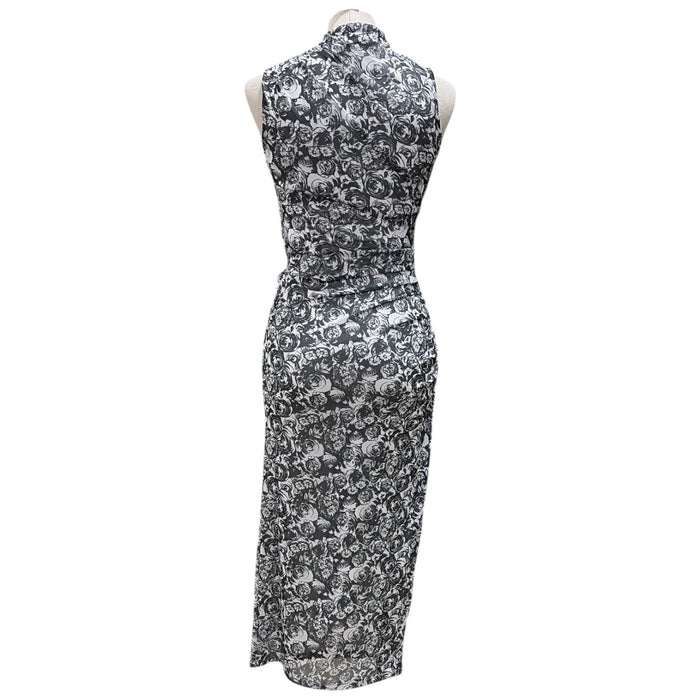 Betsey Johnson Women's Sleeveless Curve Hugging Bold Print Midi Dress